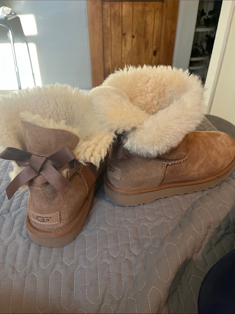 Ugg Bailey chestnut boots bow Sz8